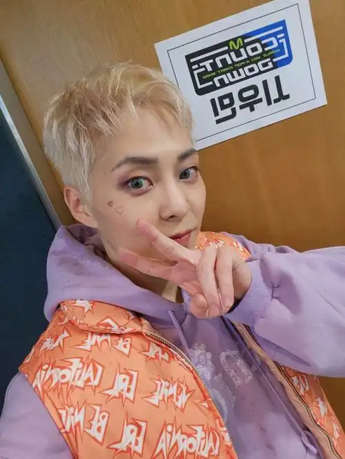 我来更新一下xiumin 真的很可爱06