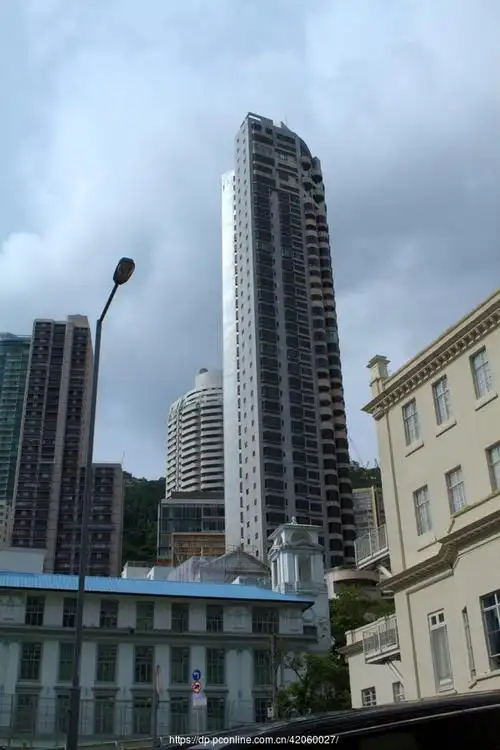 【香港花园山顶路】