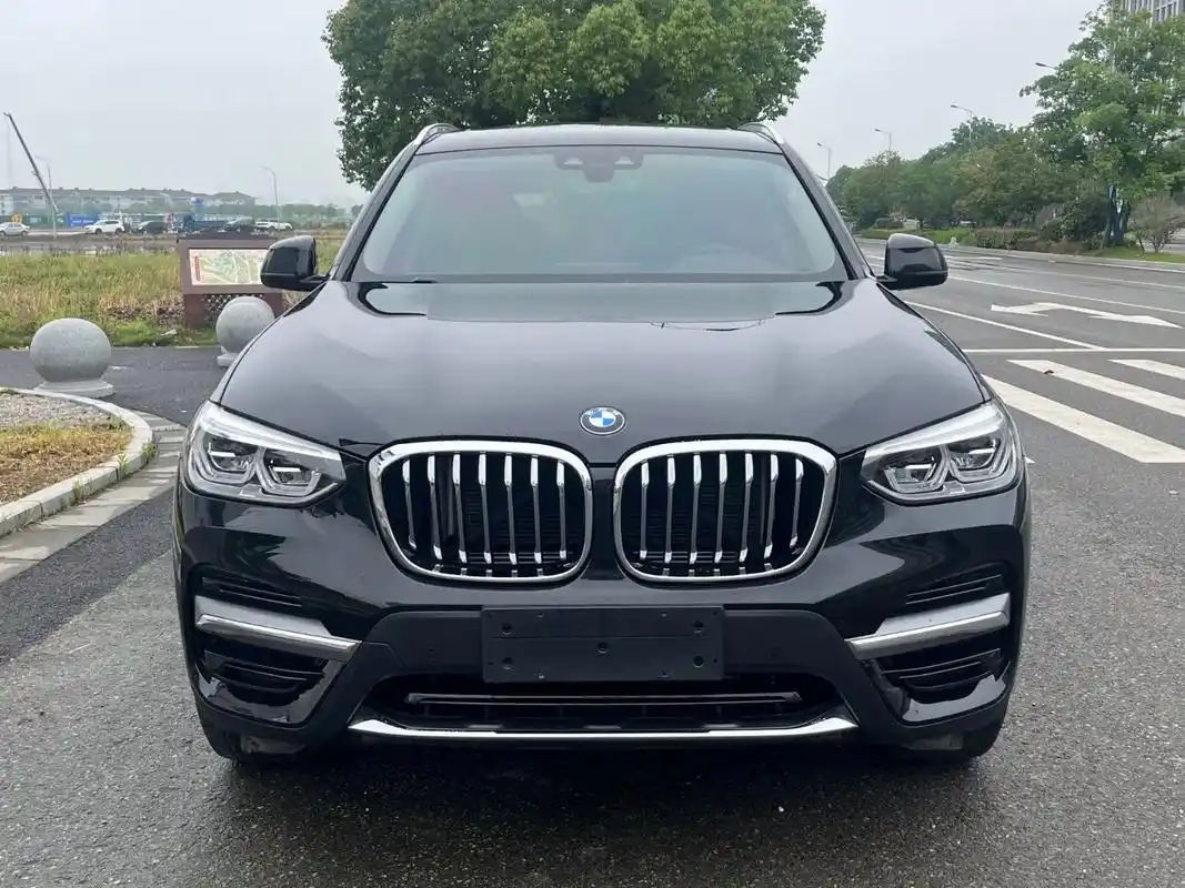 宝马x3豪华套装 29.98万元 车型:宝马x3豪华套装 2 - 抖音