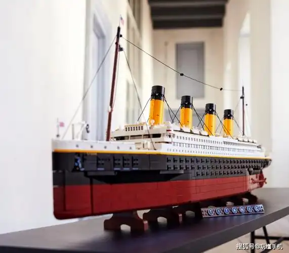 乐高lego年度巨献泰坦尼克号拼装模型9千多块积木再现震撼经典