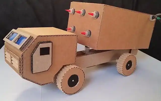 手工纸板制作汽车的过程(纸板原来也可以这样用)