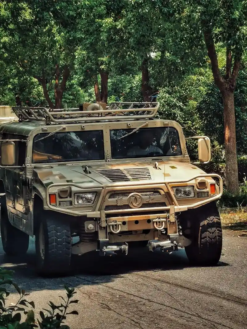 崩溃的周一上午,东风猛士一代交车.为啥说崩溃? 因为周期半年 - 抖音