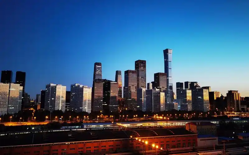 受共享窗口网站启发,录下了北京cbd的晨光