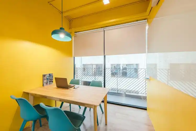 dplus intertrade 总部办公室,每一个角落都是不一样的风景 / pure