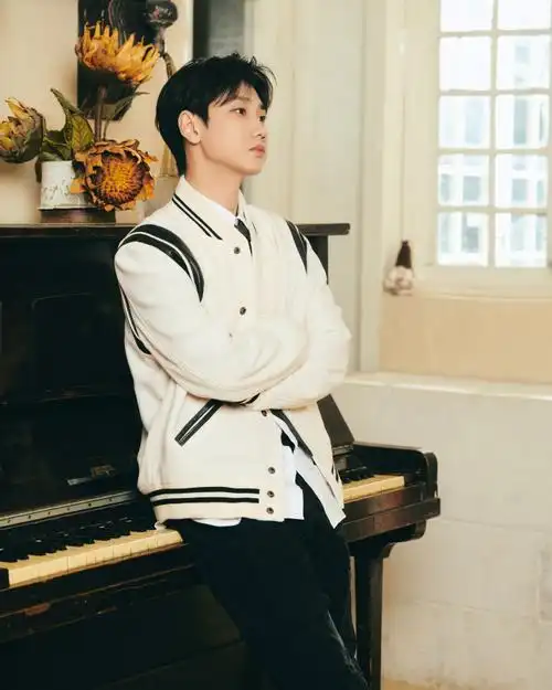 汪苏泷超话月圆生辉,花灯如昼,共享团圆.