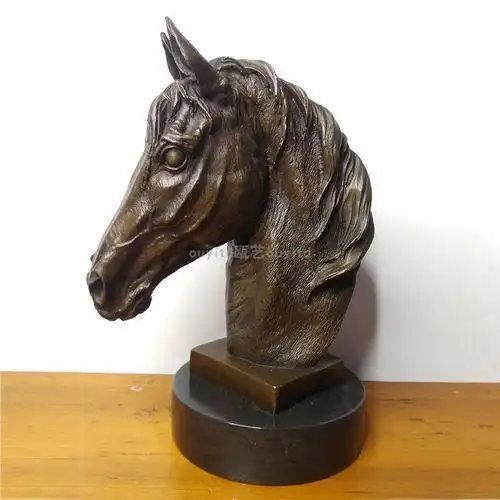 铜雕马头雕塑是一种充满魅力和文化内涵的艺术品种