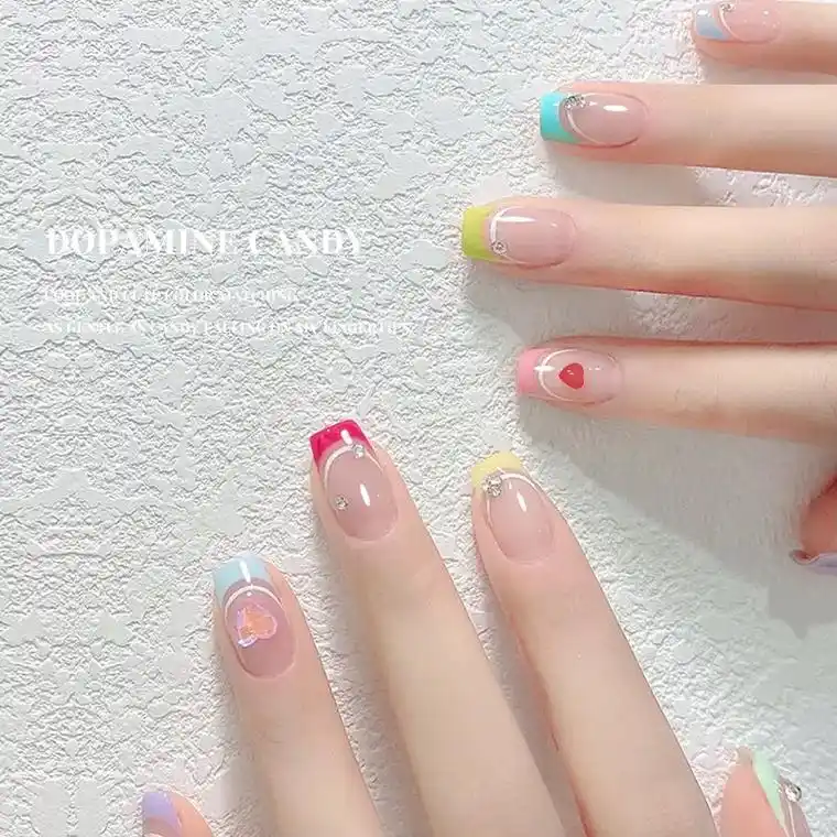 这款指甲油真的太美啦!颜色饱满,涂上去很显手白,而且持久度也 - 抖音