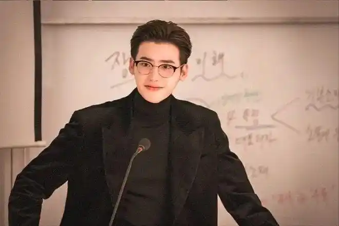 李钟硕活动生图曝光意外发福圆润一圈网友韩国空气有酵母