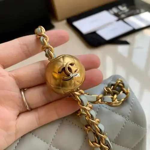 非常轻巧精致,小金属球设计非常棒7515_香奈儿怎么样_小羊皮_设计