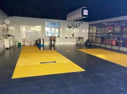 汽车养护中心出租 设施齐全 接手即可营业 内设洗车间美容间养护间