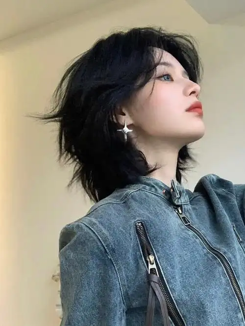 blackhair03黑发蓝眼还蛮搭的