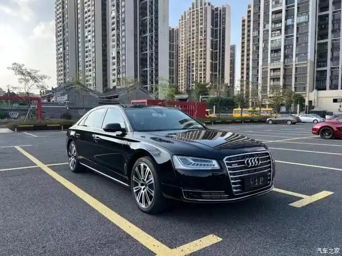 奥迪a8的天花板w12