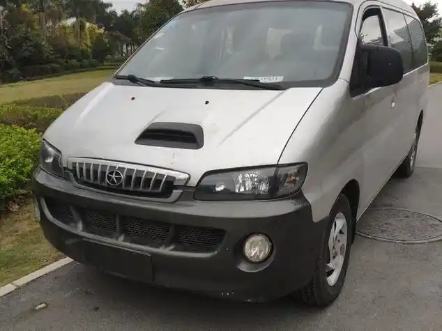 江淮星锐9座柴油版