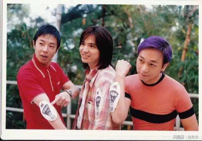 (beyond三子时期)在我开始弹beyond的歌的时候,也是困难重重.