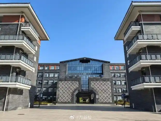 教育#"高质量教育看江苏"走进扬州主题宣传活动第1站:江苏省扬州中学