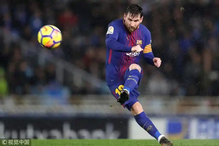 西甲巴萨42豪取五连胜领跑梅西射门