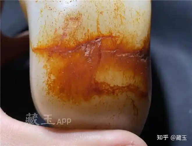 一组假皮七大特写聊一聊和田玉籽料假皮的那些事