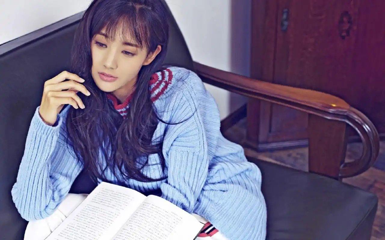 人气小花李一桐潮流时尚写真桌面壁纸