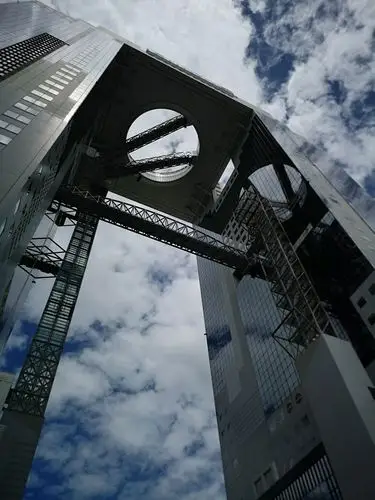 《空中庭园》建筑在40层楼顶上,360度,可全方位俯视整个大阪城