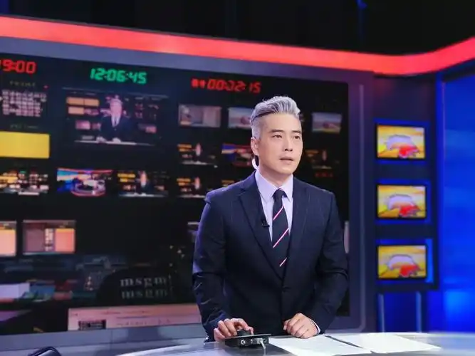 p>万欣,湖南广播电视台主持人,是湖南卫视最早直播新闻的主持人.