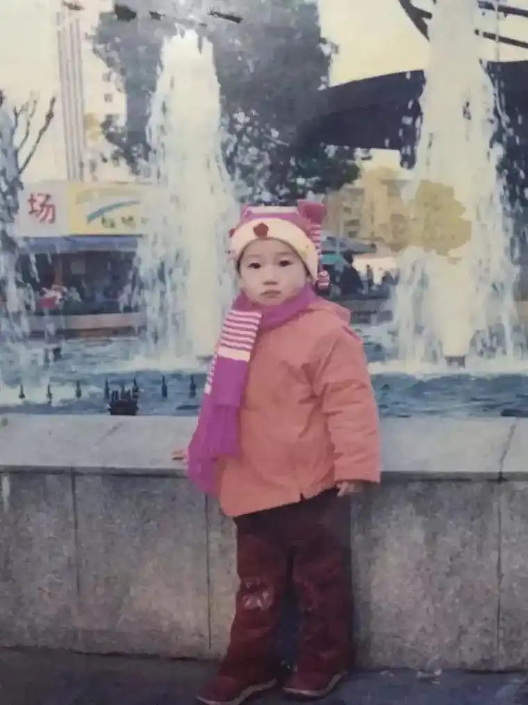 今天来一组女儿从小到大的照片,虽然俩孩子都是自己带大,但对女 - 抖