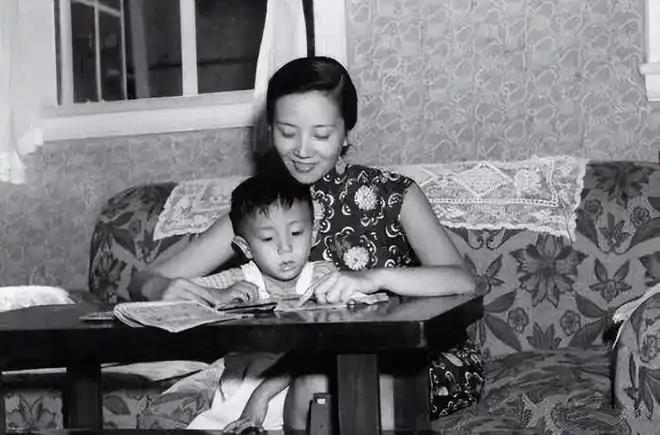 三段婚姻,留五个子女说张学良的后代之前,必须要捋一捋他的婚姻.