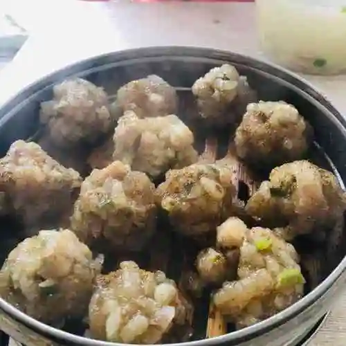 泉州惠安当地特色小吃,肉丸.