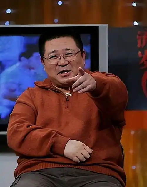 《神探狄仁杰》:梁冠华体重200多斤,却演活了神探狄仁杰_表演_钱雁