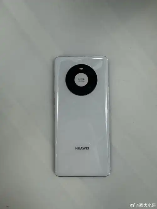 华为mate40 8 128白色,5g双卡双待,麒麟9000e芯片,成色不错,一切正常