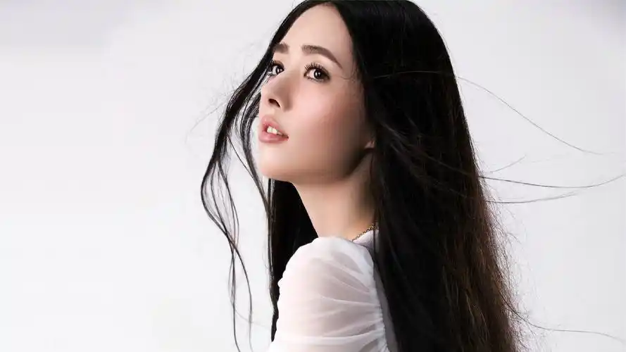 郭碧婷,完美女神,白色裙子,长发,郭碧婷桌面壁纸_美女壁纸_墨鱼部落格