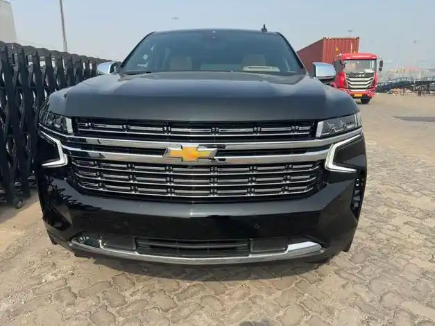 23款雪佛兰萨博班 3.0柴油七座现车特惠中90万带回家