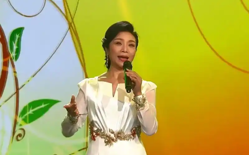 《亲亲的茉莉花》演唱:李丹阳(《民歌中国》20230512)