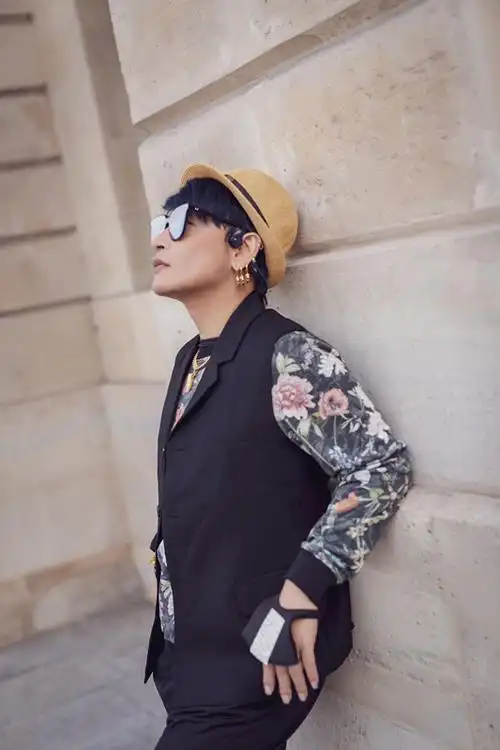 陈志朋时尚大片来袭 巴黎街头如行走的荷尔蒙