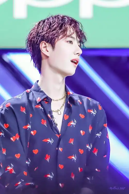 180603 创造101第三次公演录制 @uniq-王一博 cr:logo