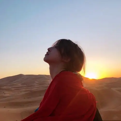 背影女头二传注明/ 阿黎