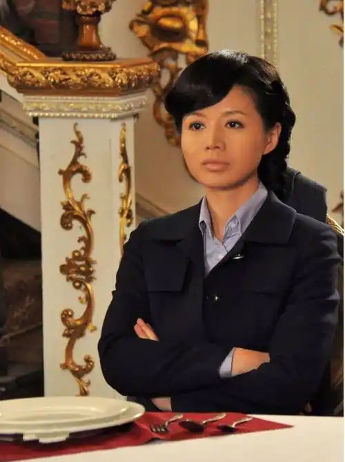 她用20年捧红丈夫,却被第三者插足离婚,孤身抚养孩子_程愫_傅程鹏