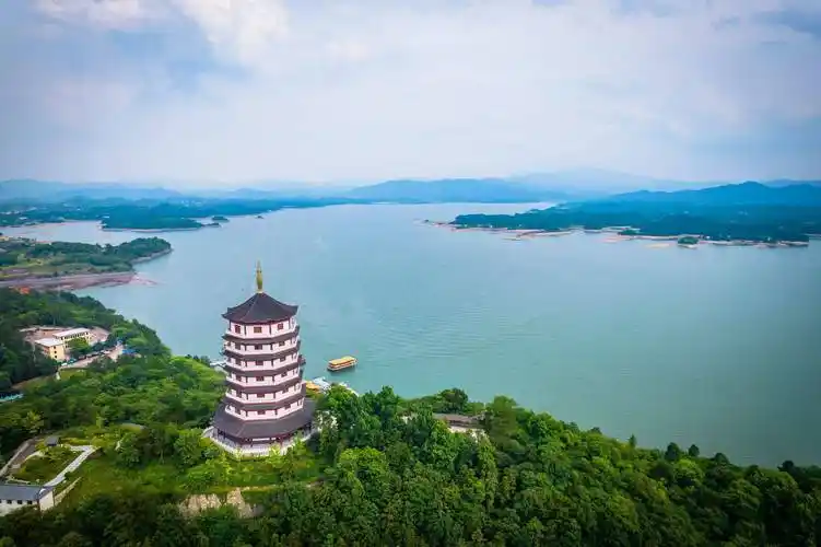安徽六安万佛湖,曾经的龙河口水库成为了5a景区,还是研学好去处_旅游