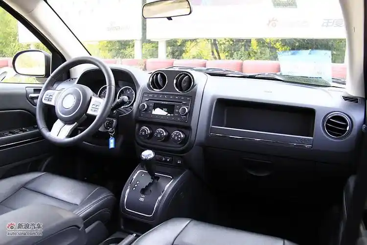 指南者(进口)内饰功能