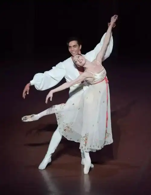 克兰科作品 德国斯图加特芭蕾舞团《罗密欧与朱丽叶》_中国舞蹈网_零