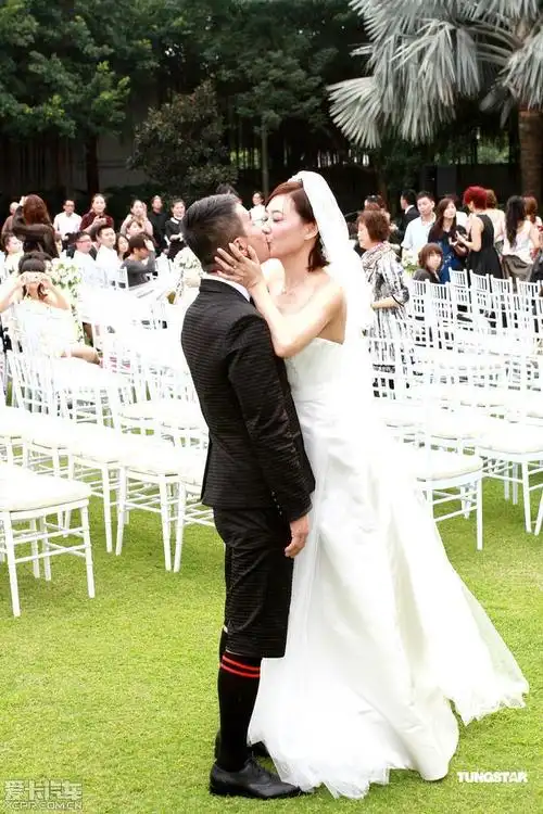 陈小春应采儿高调办婚宴 [19p]