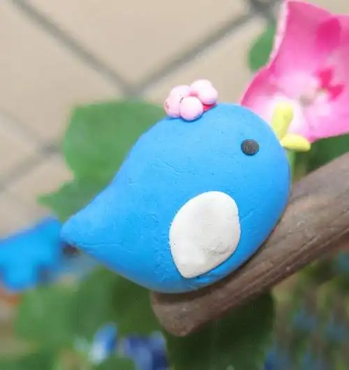 胖小鸟,超轻粘土,树枝是软陶捏制,用水煮后定型(唯一一款水煮后没有