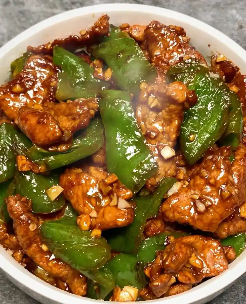 姐妹们快去学这个青椒炒肉片! - 抖音