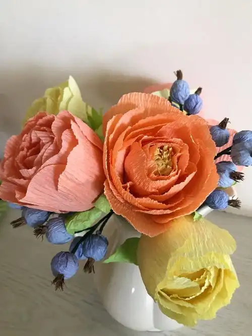 不会宣传,视频效果也不是太好,所以并没有让朋友们发现这款纸艺花的美