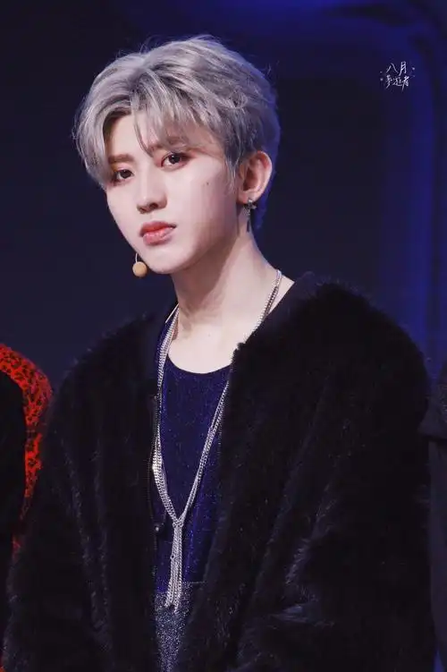 2018蔡徐坤偶像练习生千人见面会_高清图片大全-爱豆app