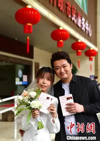 2021年3月14日谐音"爱你一生一世",被不少新人认为是结婚登记的"好