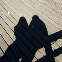 唯美阳光倒影人物图片_微信头像图片大全