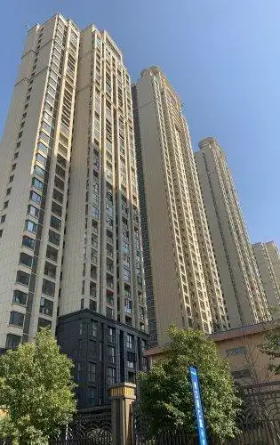 兴华尚都国际外立面1号楼的工程进度