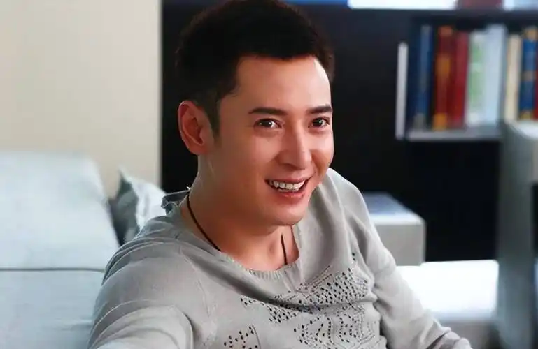 他是运气最好的"农民工":只因长相太帅,从工地搬砖到改行演戏_韩栋