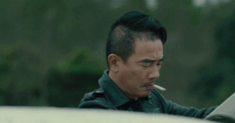 边抽烟边加油,豆瓣掉到仅剩3分,陈小春新片怎么又刷低下限了?