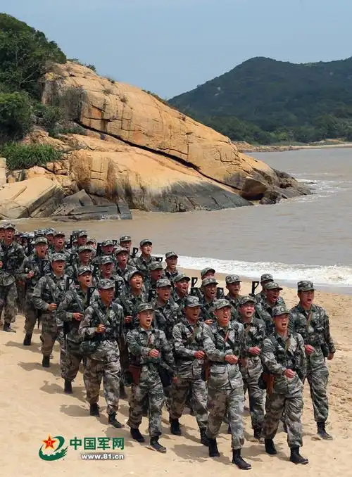 "南海前哨钢八连"弘扬优良传统锻造过硬连队 五十年依然熠熠生辉